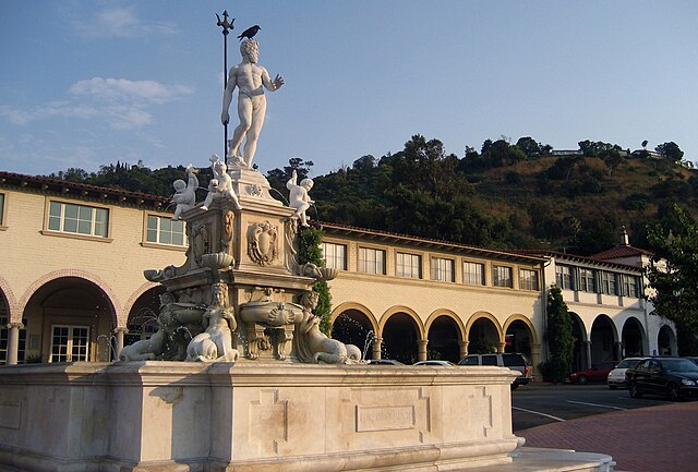 Palos Verdes California Mansion: Sculpture Adorns Fountain